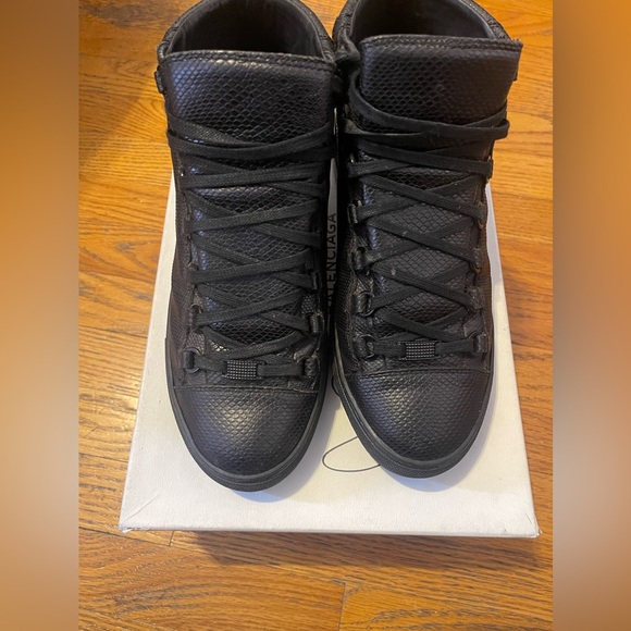 Balenciaga Arenas - Picture 1 of 6